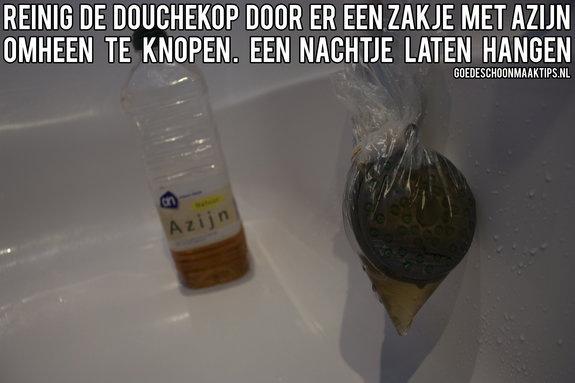 Reinig douchekop met azijn