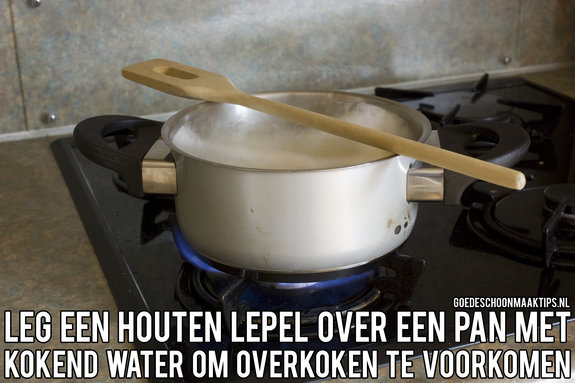 Voorkom overkoken met een houten lepel