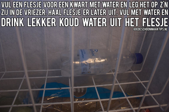 Koud water uit een flesje